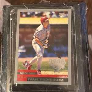 Topps Baseball Card - Hall of Famer Ivan “Pudge” Rodriguez